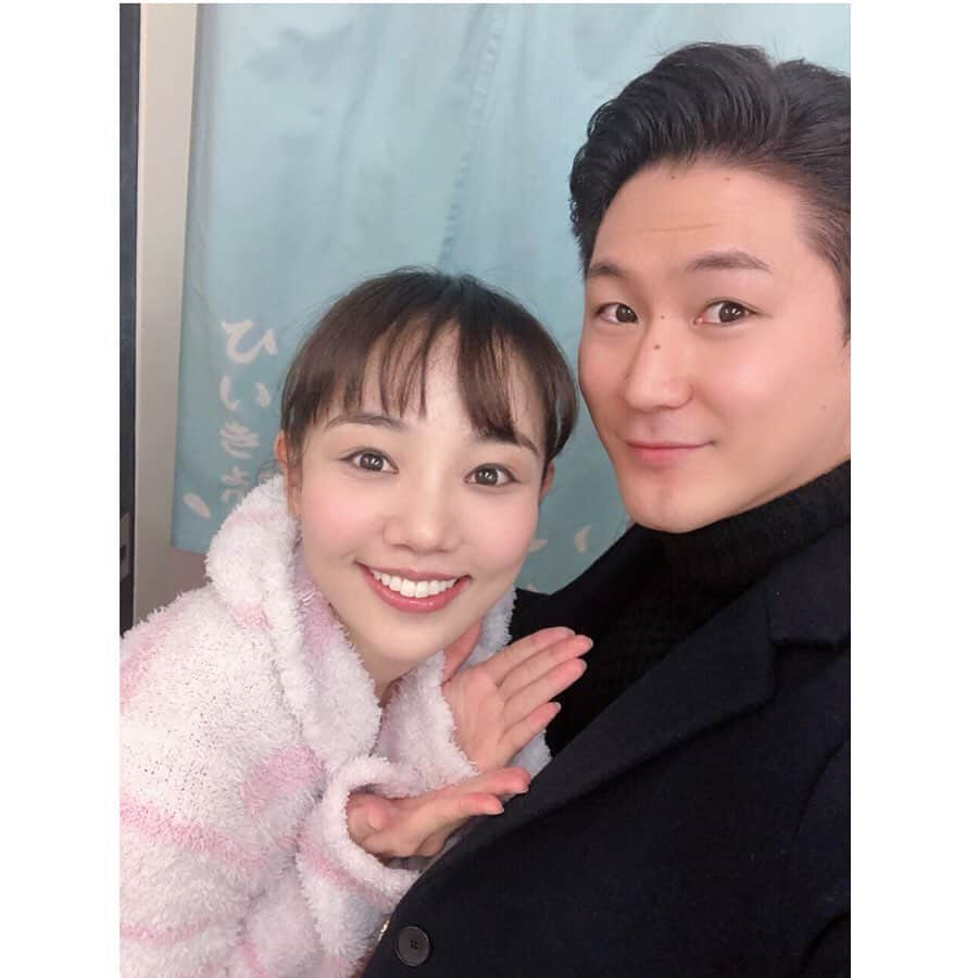 咲妃みゆさんのインスタグラム写真 - (咲妃みゆInstagram)「本日もお疲れ様です☺️﻿ そして、シアタークリエに足をお運びくださった皆さま。ありがとうございました😌💕﻿ ﻿ 嬉しいお客様が続々と…❤️﻿ ﻿ #樋口麻美 さん✨﻿ 一劇団四季ファンとして、幼い頃から一方的に樋口さんを存じ上げていた私にとって、なんとも光栄過ぎるひとときでした…😭❤️﻿ ﻿ #小野田龍之介 さん✨﻿ 昨年「ラブ・ネバー・ダイ」で共演させて頂いた素晴らしい俳優さん✨何事にも真摯に向き合う姿をいつも尊敬しています😌﻿ ﻿ #大森愛子 先生✨﻿ 常日頃お世話になっている、ジャイロトニックの愛子先生💕今回もより良いコンディションで公演に臨めるようにと力を尽くしてくださっていて…感謝してもしきれません😭﻿ ﻿ ﻿ ご覧くださる方々がいらしてこその舞台ですね。明日も一期一会を大切に…☺️🍀﻿ ﻿ #シャボン玉とんだ宇宙までとんだ」1月21日 23時25分 - miyusakihi