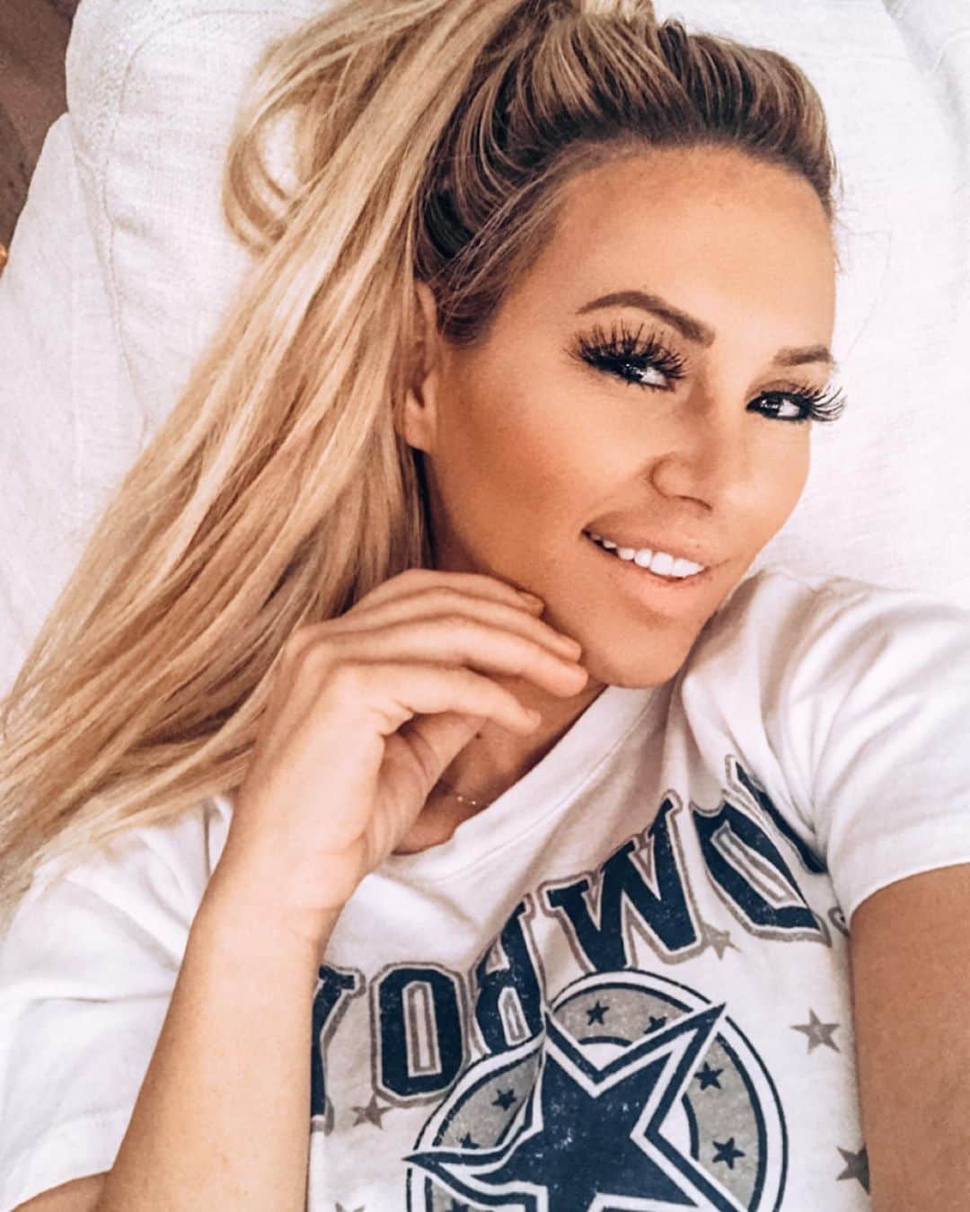 Kindly Myersさんのインスタグラム写真 - (Kindly MyersInstagram)「We shall never know all the good that a simple smile can do. ― Mother Teresa」1月21日 23時35分 - kindlymyers