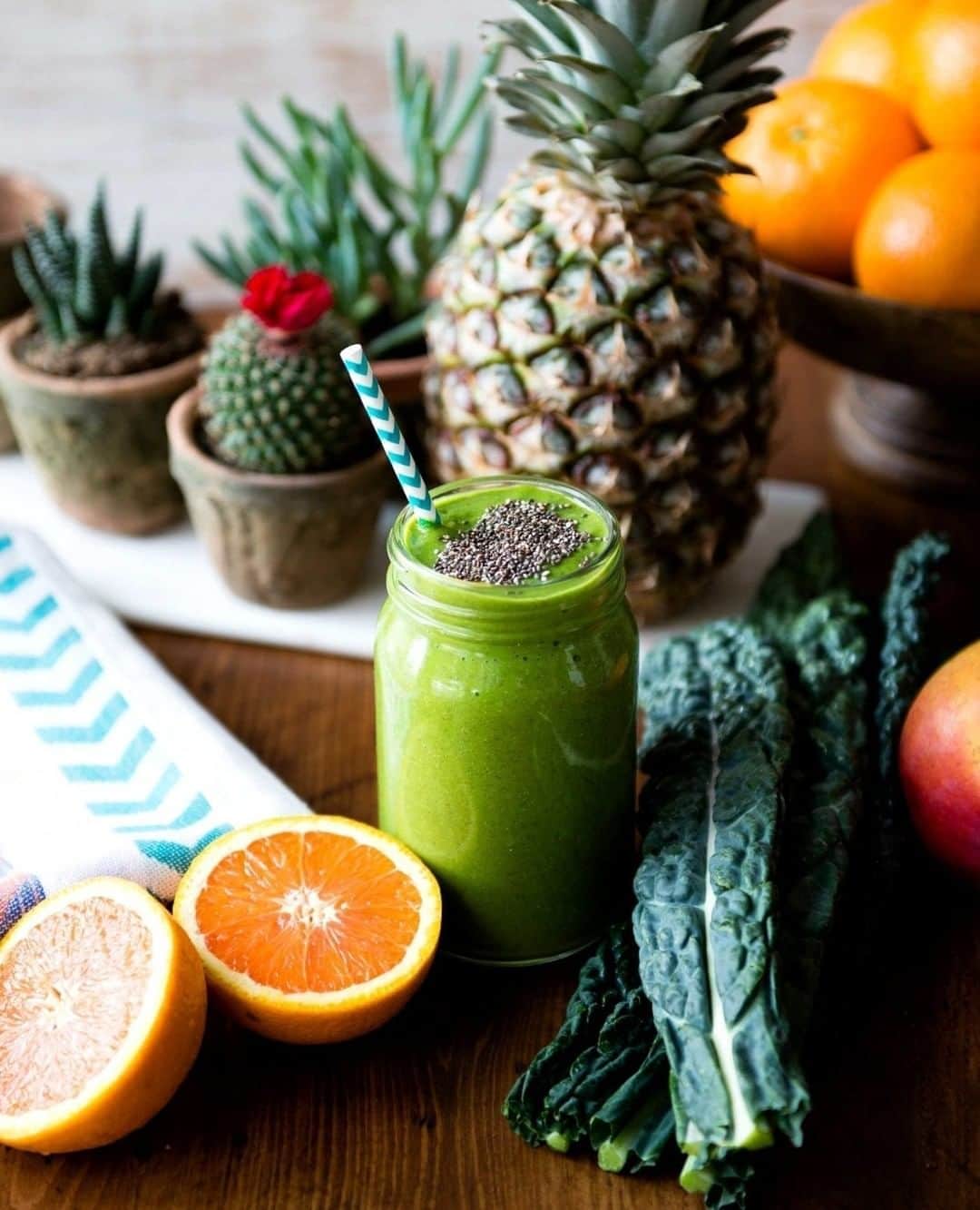 Simple Green Smoothiesさんのインスタグラム写真 - (Simple Green SmoothiesInstagram)「Like the warm California sunshine, this smoothie will brighten your day. Loaded with vitamins A, C, K, and calcium, you’ll be f illing your body with goodness that tastes great. Using chia seeds packs a mighty punch by adding omega 3’s, omega 6’s, healthy fats and protein. 🍃⁠ ⁠ TROPICAL KALE SMOOTHIE / serves two⁠ 1 cup kale⁠ 1/2 cup water⁠ 1 orange⁠ 1/2 cup pineapple⁠ 1/2 cup mango⁠ 1 tbs. chia seeds⁠ ⁠ 1. Place kale, orange and water in blender. Puree until smooth.⁠ 2. Add remaining fruit and blend again.⁠ ⁠ #greensmoothie #plantbased #mealplanning」1月21日 23時55分 - simplegreensmoothies