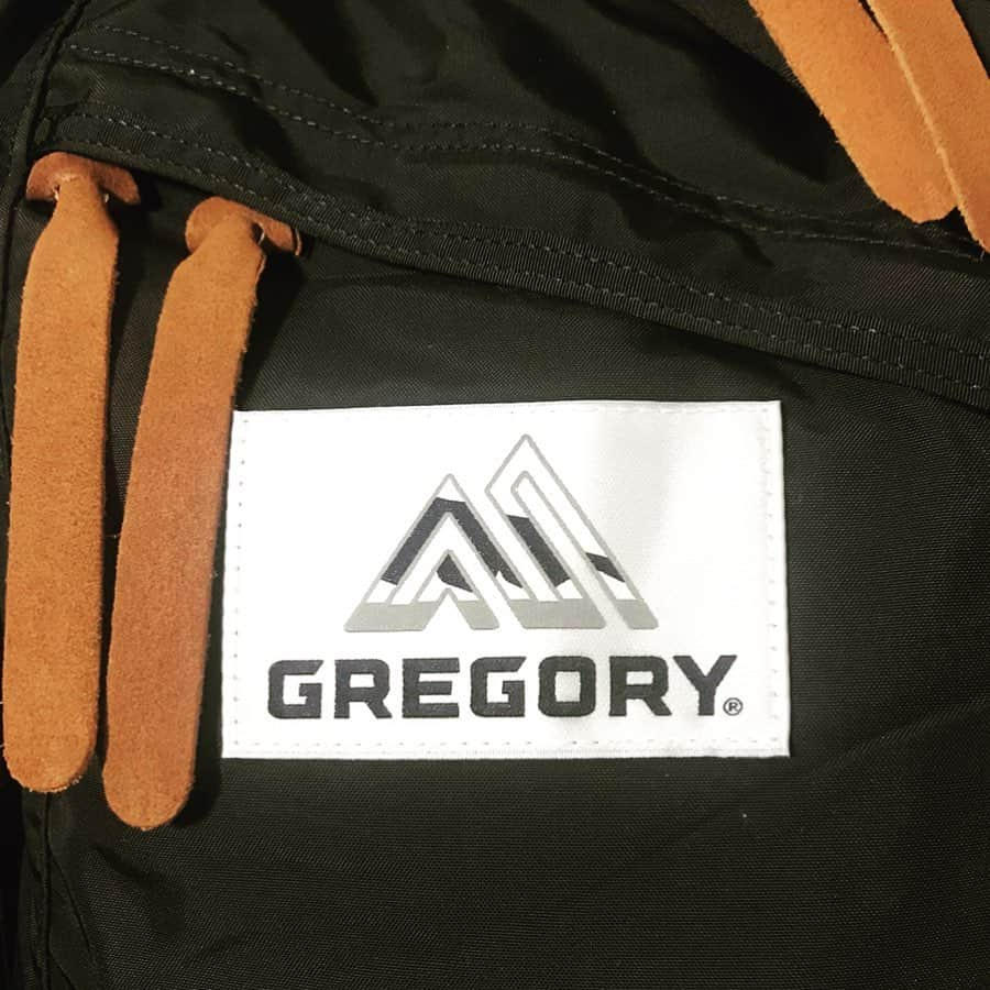 宇野薫さんのインスタグラム写真 - (宇野薫Instagram)「グレゴリーデカロゴ！！ アンバランスがいいです  #gregory #gregorydaypack  #gregorypeck #gregoryjapan  #宇野薫のテーマがありすぎコーディネート #patagonia #ただの古着好きです #だから古着はやめられない #古着コーデ #levis575  #リーバイスブラックデニム」1月21日 23時56分 - caoluno