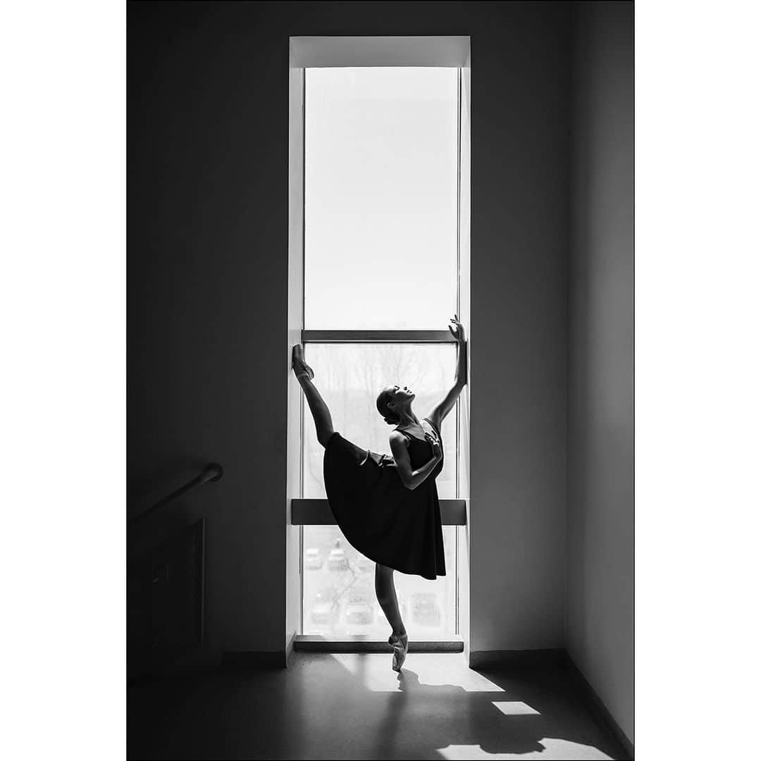 ballerina projectさんのインスタグラム写真 - (ballerina projectInstagram)「Juliet Doherty in Brooklyn. #ballerina - @julietdoherty #brooklynmuseum #brooklyn #newyorkcity #ballerinaproject #ballerinaproject_ #ballet #dance #pointe #julietdoherty  The Ballerina Project book is now available. Go to @ballerinaprojectbook for info. #ballerinaprojectbook  Purchase one of the last remaining limited edition prints. Link is located in our Instagram profile.」1月21日 23時56分 - ballerinaproject_