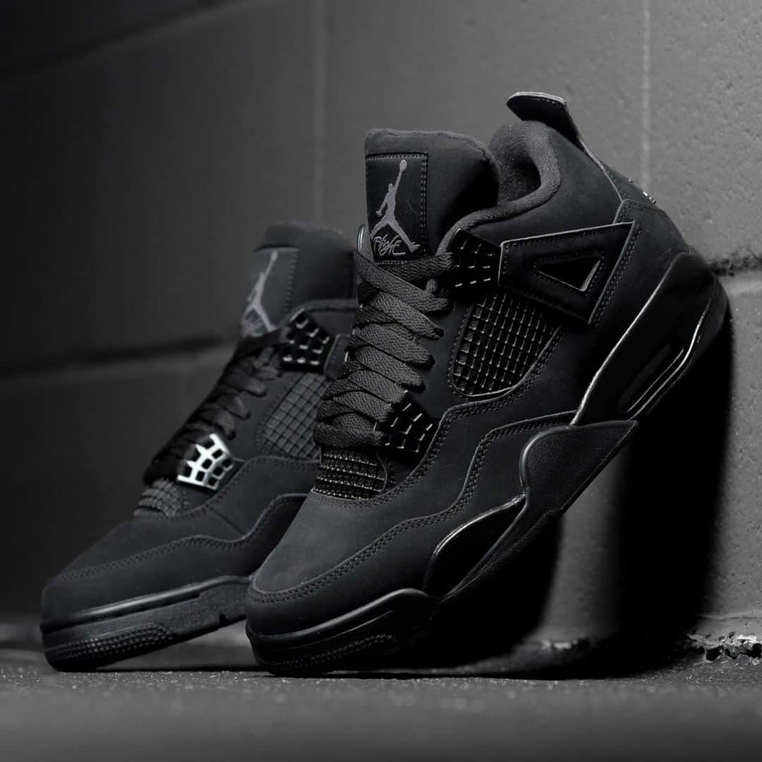 Sneaker Newsさんのインスタグラム写真 - (Sneaker NewsInstagram)「The Black Cat 4s make their official return tomorrow on Nike SNKRS and select retailers. Tap the link in our bio for full details.」1月22日 0時01分 - sneakernews