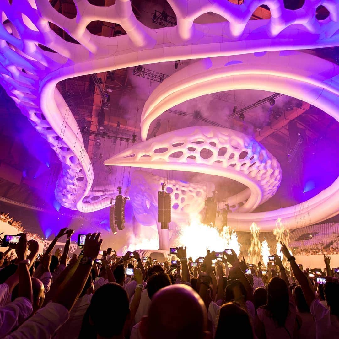のインスタグラム：「Light up the stadium🙌⠀ ⠀ Experience Beyond Sensation the most pleasant way by combining your visit with one of our hotel packages that already include your entrance ticket.⠀ ⠀ ⚪ Hotel in Amsterdam⠀⠀ ⚪ Entrance ticket⠀ ⚪ Transfer to the event⠀⠀ ⚪ Late check-out⠀⠀ ⚪ Exclusive welcome gift⠀⠀ ⠀⠀ Now available via link in bio.⠀ ⠀ #BeyondSensation #Sensation #SensationWhite #JohanCruijffArena #Amsterdam #HotelAmsterdam #Festival #MusicFestival #celebratelife #bepartofthenightdressinwhite」