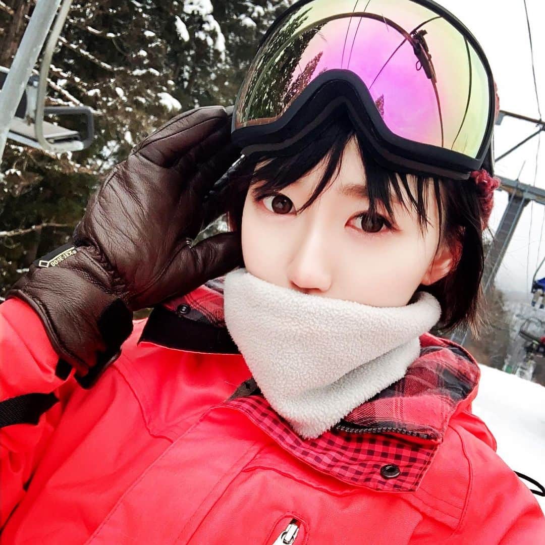 マコ・プリンシパルのインスタグラム：「nature❤️fiction スキスキスキー🎿 ・ ⛷ ・ ⛷ ・ #自然の恵みなしでは生きられない体に　#ski #nature #スキー　#デジタルデトックス　#バイブス　#メロン　#skigirl」