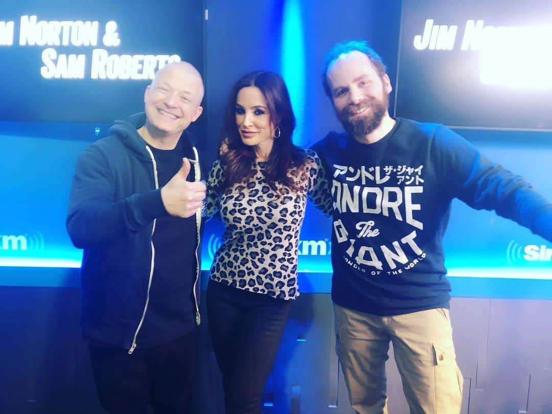 リサ・アンさんのインスタグラム写真 - (リサ・アンInstagram)「Thank you for another awesome visit @jimandsamshow @siriusxm  if you missed it, you can catch it later on the @siriusxm app! #JimAndSam #SiriusXM」1月22日 1時07分 - thereallisaann