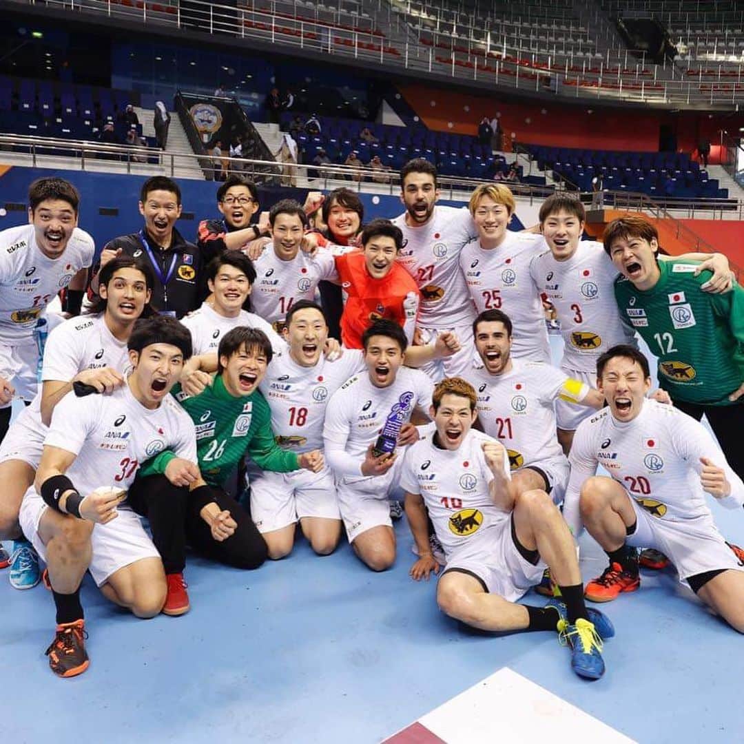 徳田新之介さんのインスタグラム写真 - (徳田新之介Instagram)「Team Japan🇯🇵🤾‍♂️ #彗星japan #handball #asianchampionship」1月22日 1時59分 - hawks4621