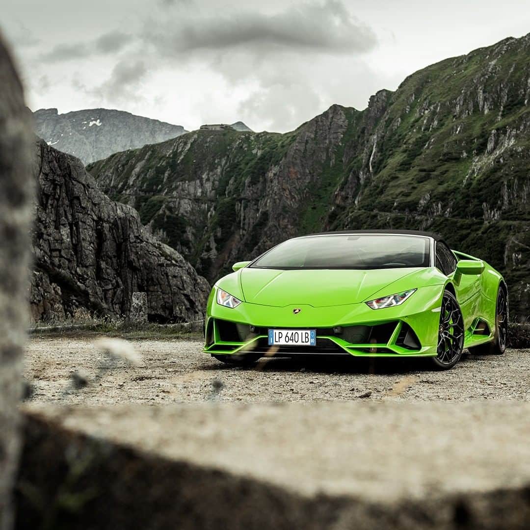 のインスタグラム：「You can reach anywhere if you’ve got the power in you. Lamborghini Huracán EVO Spyder, photographed by @denniswierenga.  What’s your favorite scenic route to drive on?  #Lamborghini #HuracanEVOSpyder #EveryDayAmplified」