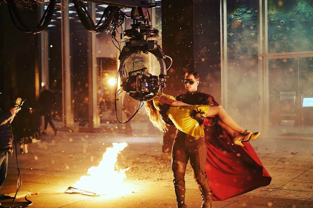 ジョシュア・ダラスのインスタグラム：「Sometimes capes come in handy.」
