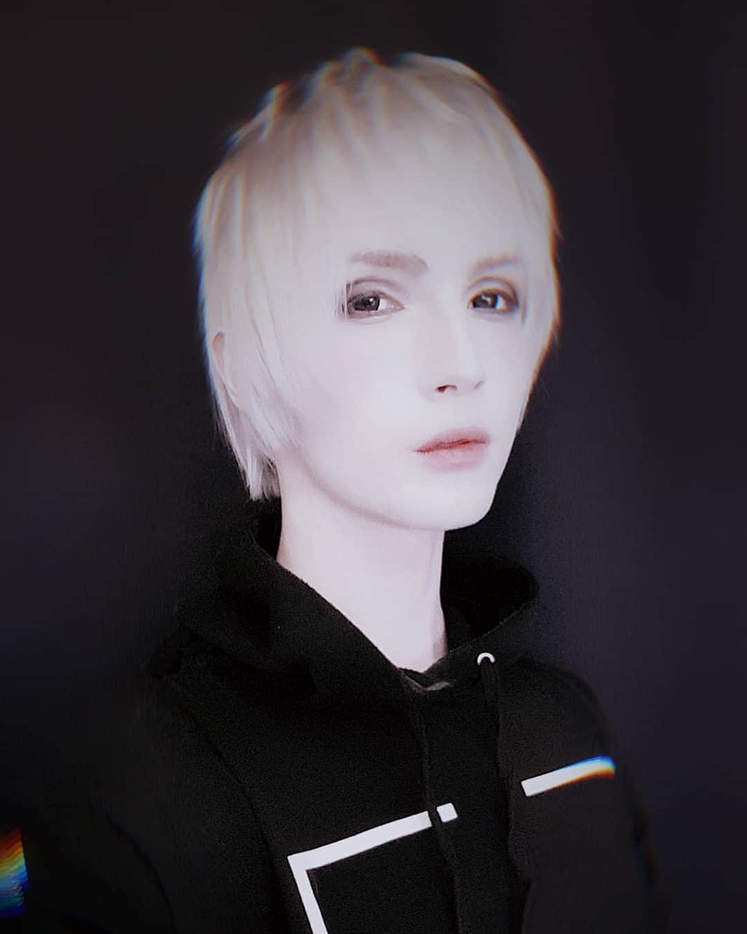 YOHIOのインスタグラム：「What's up people? ⁣ ⁣ Hope you're having a great week so far. ⁣ ⁣ I've been working really hard together with my team this past week. So much stuff coming up! ⁣ Like, a lot. I mean it.⁣ ⁣ Don't forget to check out the new merch, btw😎⁣ ⁣ Some announcements coming very soon. Stay tuned! 🙌⁣ ⁣ ------------------------------------------------⁣ ⁣ #YOHIO #YOHIO2020 #alternative」
