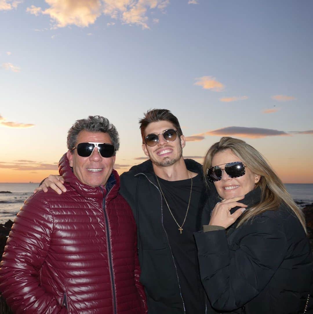 グスタヴォ・ルーカス・ドミンゲス・ピアソンのインスタグラム：「So Thankful to be able to see and experience 26 years of life. Thankful to be where I am today, for my family to be here, my girl and my little boy. God Blessed us with a beautiful afternoon to celebrate it (just missed my boys) ♥️」
