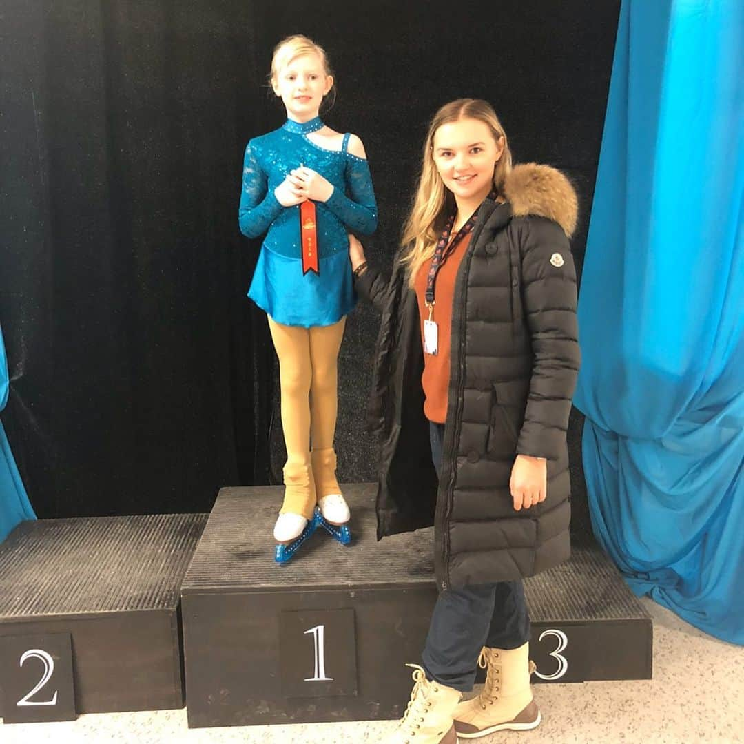 ナタリヤ・ポポワのインスタグラム：「Another competition in the books!❄️⛸🎖 Thank you Georgina Ice Palace for being a home for the weekend ✨ #figureskating #newpersonalbests #skateontario #onwardsandupwards」