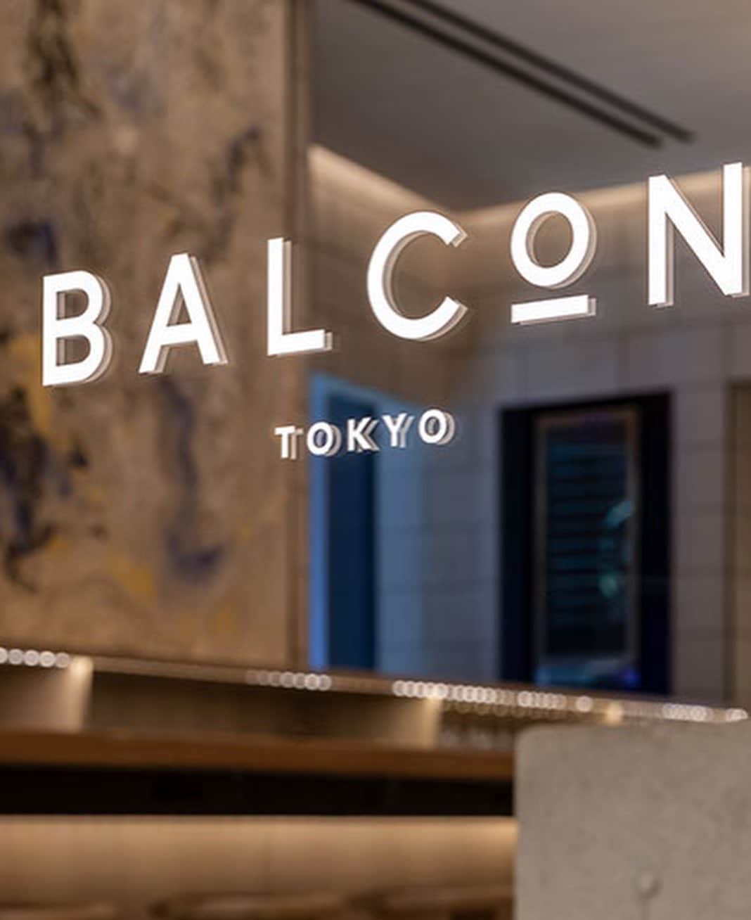 南美沙さんのインスタグラム写真 - (南美沙Instagram)「すごーくカッコいいお店が出来た😆❤︎. 東京タワーが綺麗に見えるルーフトップテラス✨. カラオケ出来る個室もあるし、女子会やパーティー企画で使わせて頂きまっす☺️✨🙌. . BALCON TOKYO opening reception✨✨✨. . . @balcon_tokyo . . #balcontokyo #バルコン東京　#バルコン　#六本木　#東京タワー」1月22日 12時26分 - miee.misa