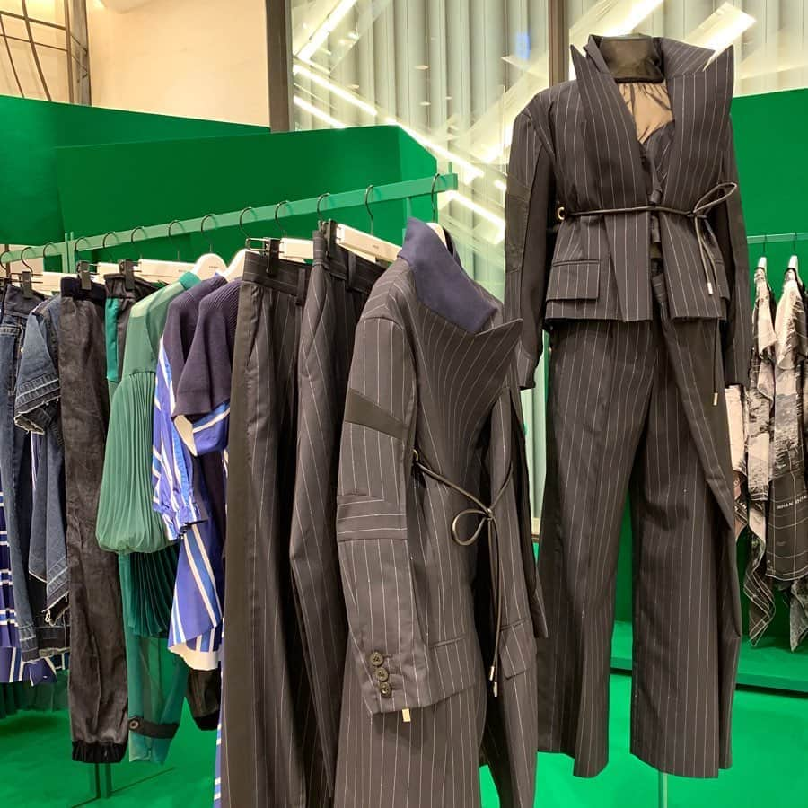 HANKYU.MODEさんのインスタグラム写真 - (HANKYU.MODEInstagram)「sacai SS COLLECTION 2020 Until 1/28 At 1F Cotocoto Stage11 詳しくはプロフィールURLをチェック！ #Hankyu #HANKYUMODE #umedahankyu #阪急うめだ本店 #うめだ阪急 #阪急百貨店 #osaka #umeda #mode #sacai #サカイ #OneNation #ワンネーション #GeorgeClinton #ジョージクリントン #Funkadelic #ファンカデリック」1月22日 12時32分 - hankyumode