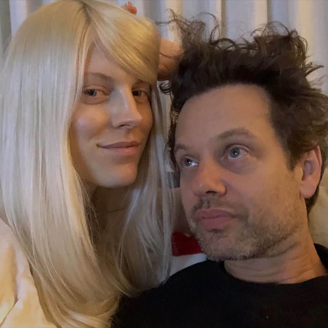 Anna Lylesのインスタグラム：「Mom and Dad 💘」