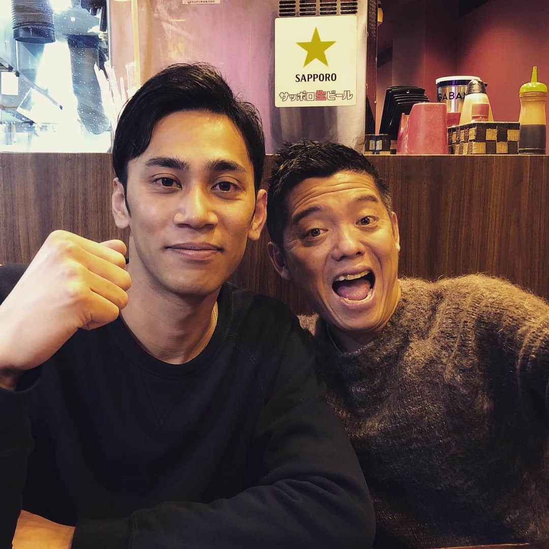 ダース・ローマシュ匡のインスタグラム：「ラーメン屋さんでバッタリ会いました！ 1時間ほど喋って解散😂 #かみじょうたけし　さん #お笑い #高校野球」