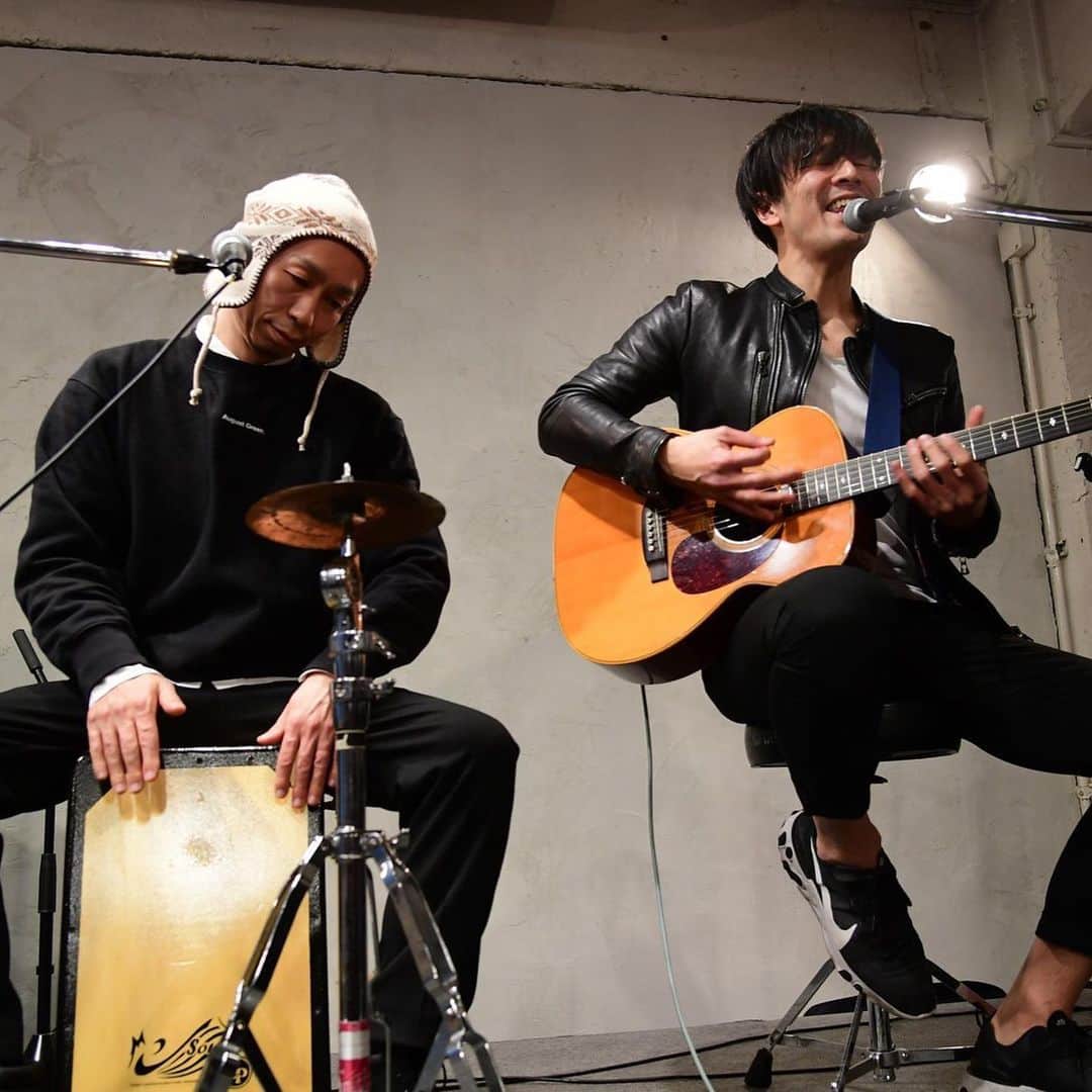 のインスタグラム：「先日参加した #benheartfirenzejapan のイベントの模様。 同い年の我が従兄弟が積み上げてきた集大成の様な、人と人との直の絆を感じさせる温かいイベントでした。  齢41歳にして初の“ランウェイ”を歩くという快挙も成し遂げる事が出来ました笑。 やっぱプロってすごいなって他のモデルさん達見て、感服しました。  まあでもプロでなくても、あの場所に立つ意味はきっとあるから抜擢されたわけで、自分らしく出来たと思います。  何はともあれ、従兄弟殿にはお疲れ様とありがとうを言いたいです。 関係者の皆様もありがとうございました。  我々を観に集まってくれた皆さんもありがとう。心強かったです。  いつも最高の写真撮ってくれる @okamaii ちゃんもありがとう。」