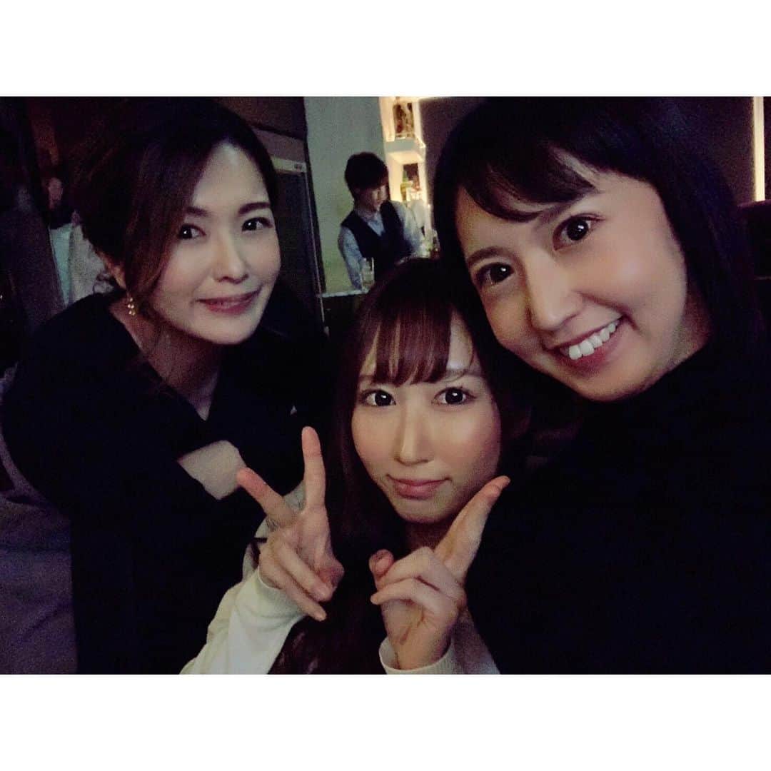 福咲れんのインスタグラム：「先日レッドドラゴンの新年会に参加したよ〜。 ビンゴ大会でおっきいの当たった！  #レッドドラゴン #新年会 #加工アプリに驚かされるアラサー #星あんず #黛ユイ」