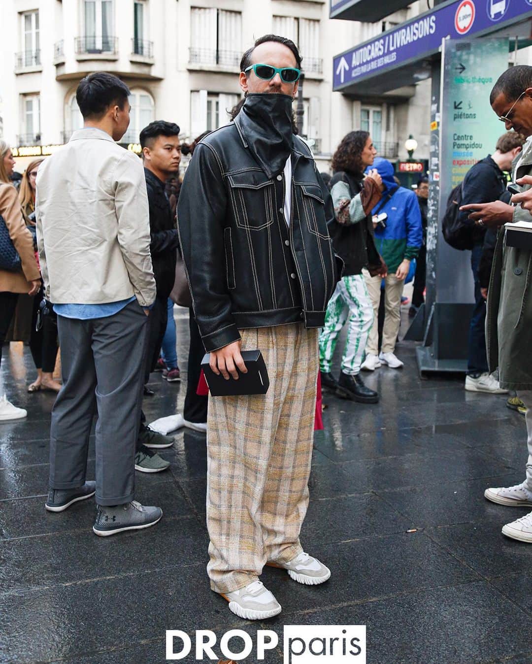 Droptokyoさんのインスタグラム写真 - (DroptokyoInstagram)「PARIS STREET STYLES #🇫🇷@drop_paris #streetstyle#droptokyo#paris#france#streetscene#streetfashion#streetwear#streetculture#tokyofashion#japanfashion#fashion#parisfashionweek#パリ#parisstreetstyle#parisfashion#pfw#2020ss#ストリートファッション#plaid#チェック Photography: @keimons @kyoheihattori」1月22日 13時35分 - drop_tokyo