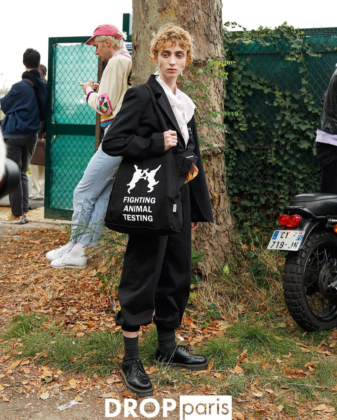 Droptokyoさんのインスタグラム写真 - (DroptokyoInstagram)「PARIS STREET STYLES #🇫🇷@drop_paris #streetstyle#droptokyo#paris#france#streetscene#streetfashion#streetwear#streetculture#tokyofashion#japanfashion#fashion#parisfashionweek#パリ#parisstreetstyle#parisfashion#pfw#2020ss#ストリートファッション#plaid#チェック Photography: @keimons @kyoheihattori」1月22日 13時35分 - drop_tokyo