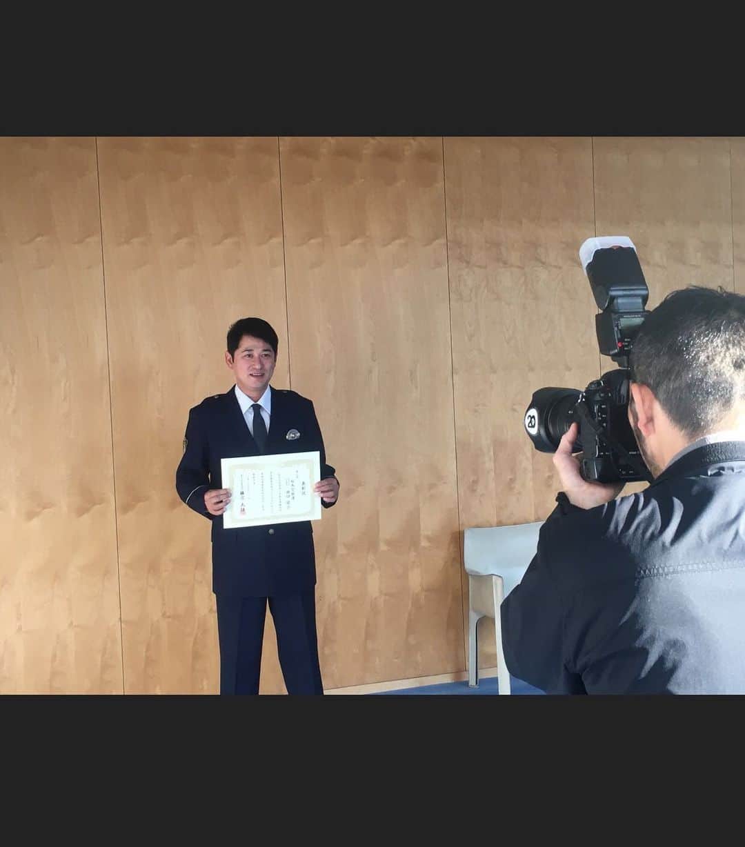 湯江タケユキのインスタグラム：「賞状なんて、  メガロポリス音楽祭 以来かな？〔笑〕 #ケイジとケンジ#お巡りさん #田口さん 今週は第2話です、是非。」