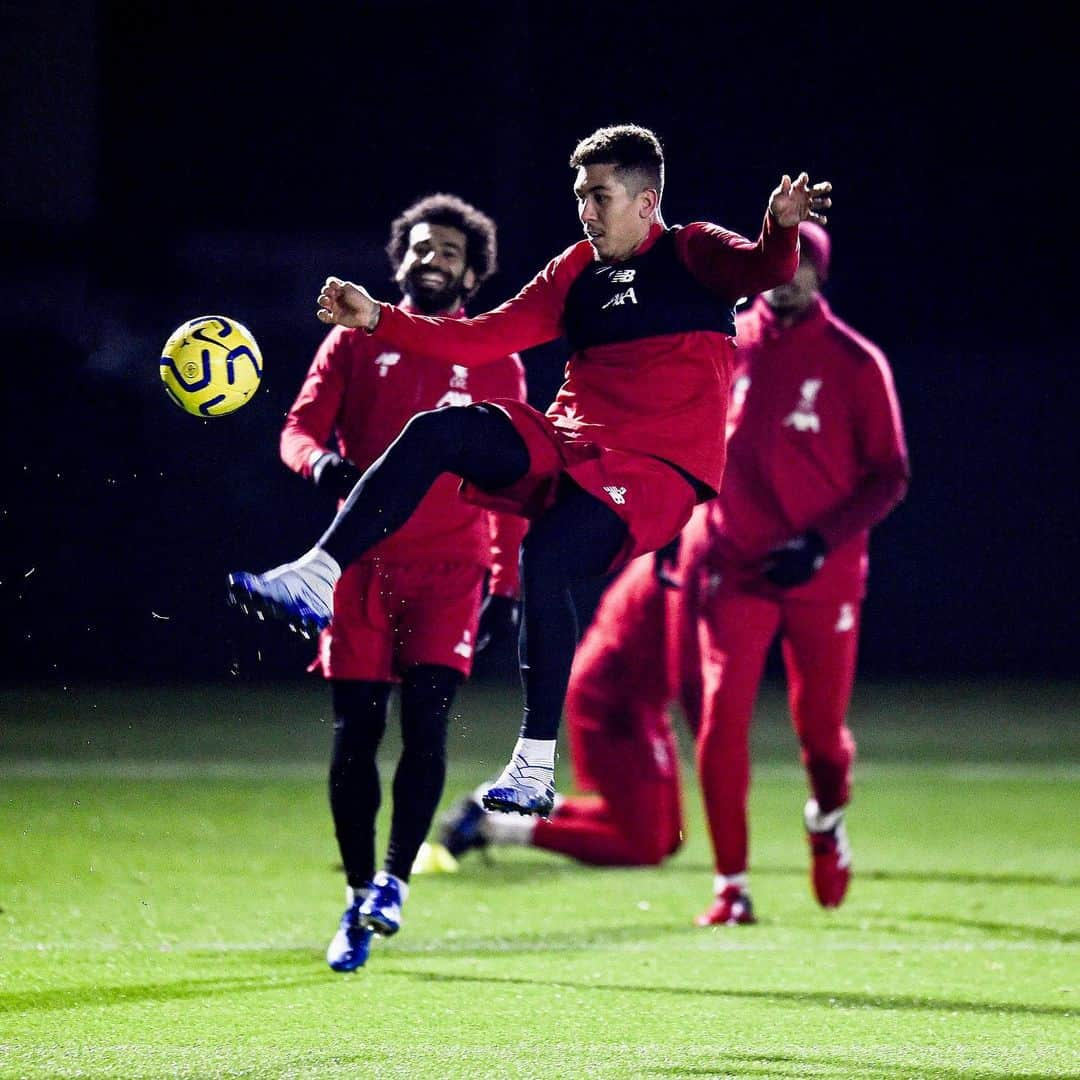 ロベルト・フィルミーノさんのインスタグラム写真 - (ロベルト・フィルミーノInstagram)「⚽️」1月22日 5時03分 - roberto_firmino