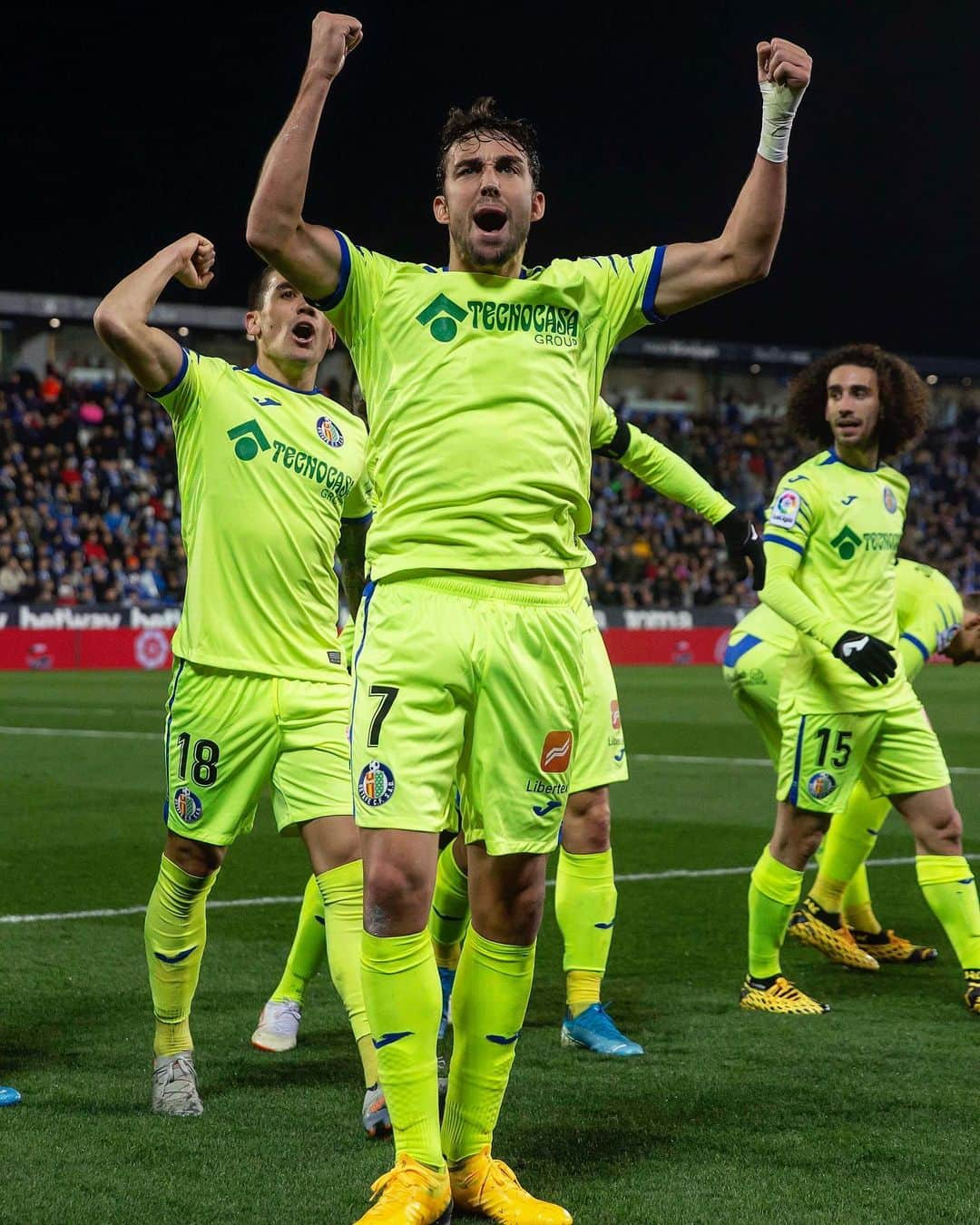 LFPさんのインスタグラム写真 - (LFPInstagram)「Derby winners! 😱🙌🏻 • ¡Ganadores del #DerbiHistórico! 😱🙌🏻 • #Mata #Getafe #Leganes #Arambarri #Cucurella #LaLigaSantander」1月22日 5時07分 - laliga