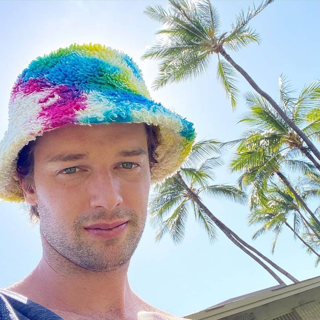 パトリック・シュワルツェネッガーさんのインスタグラム写真 - (パトリック・シュワルツェネッガーInstagram)「I got a new bucket hat & I like It a lot.」1月22日 5時44分 - patrickschwarzenegger