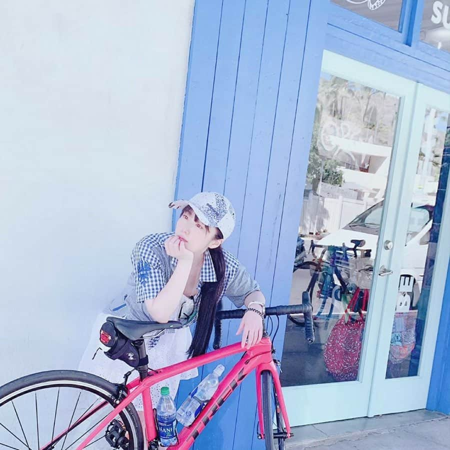 鈴木聖奈さんのインスタグラム写真 - (鈴木聖奈Instagram)「⠀ ＊ @trekbikesjapan  @trekbikes  @bianchibicycles  @bianchijapan  @adidas  @nike ＊ ＊ #ロードバイク #ロードバイク女子 #ロードバイク初心者 #ポタリング #ゆるポタ #bianchi #ビアンキ #チェレステ #ミニベロ #birdy #風景 #お散歩 #自然 #cycling #cyclist #撮影 #自転車 #自転車女子 #ロードバイクのある風景 #ロードバイクのある生活 #bianchibicycles #ビアンキ女子  #ハワイ #Hawaii  #trek #trek女子  #ロングヘア #ヘアアレンジ  #スポーツウェア #スポーツ女子」1月22日 6時10分 - seina.suzuki