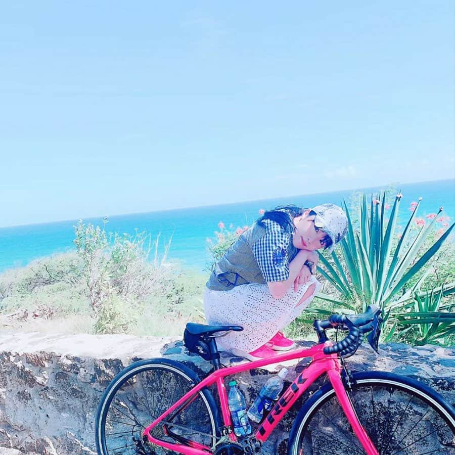 鈴木聖奈さんのインスタグラム写真 - (鈴木聖奈Instagram)「⠀ ＊ @trekbikesjapan  @trekbikes  @bianchibicycles  @bianchijapan  @adidas  @nike ＊ ＊ #ロードバイク #ロードバイク女子 #ロードバイク初心者 #ポタリング #ゆるポタ #bianchi #ビアンキ #チェレステ #ミニベロ #birdy #風景 #お散歩 #自然 #cycling #cyclist #撮影 #自転車 #自転車女子 #ロードバイクのある風景 #ロードバイクのある生活 #bianchibicycles #ビアンキ女子  #ハワイ #Hawaii  #trek #trek女子  #ロングヘア #ヘアアレンジ  #スポーツウェア #スポーツ女子」1月22日 6時10分 - seina.suzuki