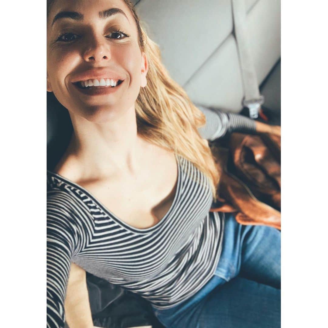 のインスタグラム：「las vans...como los actores...son vehículos de transporte...」