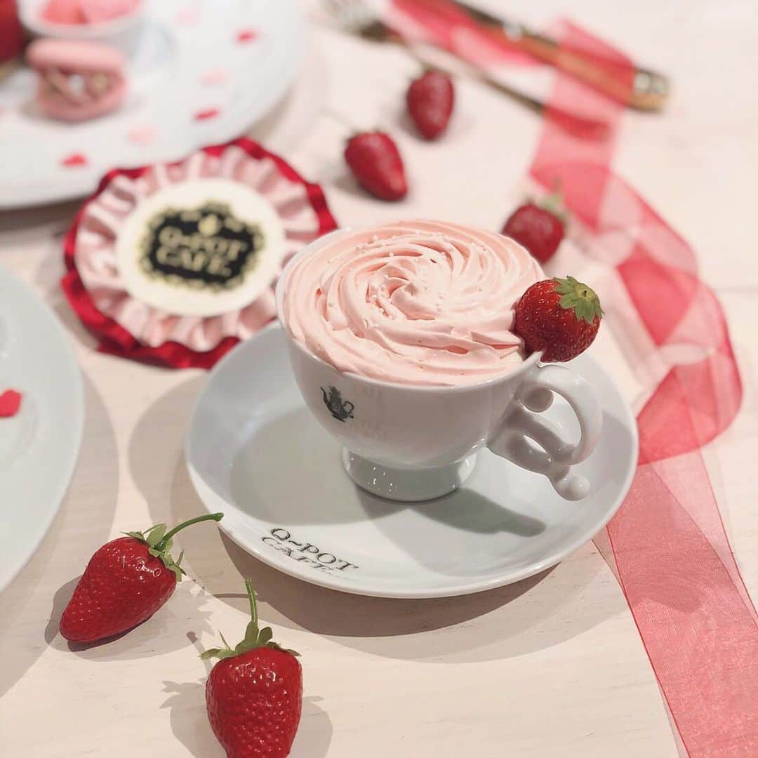 のインスタグラム：「Where we go? Of course to Q-pot CAFE.🍓Nice to escape from cold winter outside☕️⛄️🍰 Get everything of kawaii essentials ♡♡♡ ================== ＜Q-pot. SHOP LIST＞ - Flagship store & cafe  @ Harajuku/Omotesando - Takashimaya @ Shinjuku - Solamachi @ Tokyo Skytree st. - Takashimaya @ Osaka - Lucua @ Osaka - INTERNATIONAL ONLINE  @ Shipping to overseas✈️ Always welcome you♡ ================== #qpot #qpotcafe #kawaii #cafe #cafestagram #cafehopping #valentine2020」