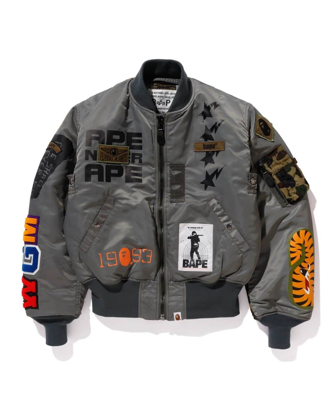 ア ベイシング エイプさんのインスタグラム写真 - (ア ベイシング エイプInstagram)「Initially exhibited at BAPE® XXV, BAPE® x @alphaindustries is hitting the stores with highly exclusive MA-1 and N-3B jackets. BAPE® original prints, patches, and materials are integrated into Alpha Industry's most coveted jackets. This collaboration will be available at @bapexclusiveaoyama, @bapestoredsmg and BAPE.COM on Saturday, January 25th. #bape #alphaindustries」1月22日 7時00分 - bape_japan