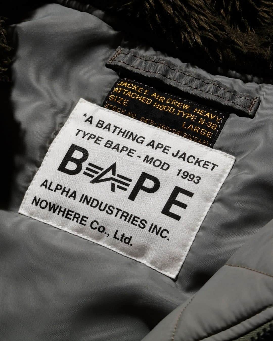 ア ベイシング エイプさんのインスタグラム写真 - (ア ベイシング エイプInstagram)「Initially exhibited at BAPE® XXV, BAPE® x @alphaindustries is hitting the stores with highly exclusive MA-1 and N-3B jackets. BAPE® original prints, patches, and materials are integrated into Alpha Industry's most coveted jackets. This collaboration will be available at @bapexclusiveaoyama, @bapestoredsmg and BAPE.COM on Saturday, January 25th. #bape #alphaindustries」1月22日 7時00分 - bape_japan