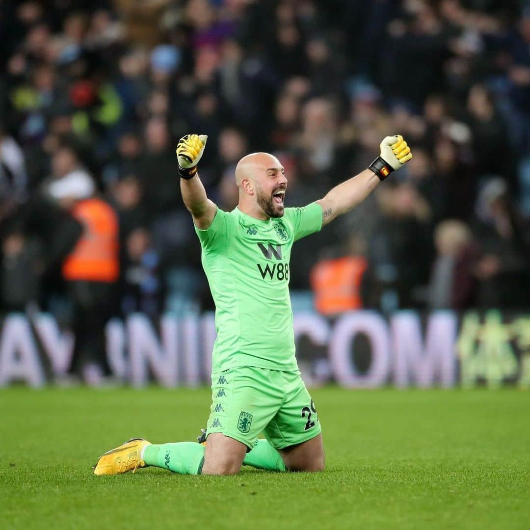 ホセ・マヌエル・レイナさんのインスタグラム写真 - (ホセ・マヌエル・レイナInstagram)「COME ON! ➕3⃣ This team must never give up. Great win in front of a wonderful Villa Park 🏟 Thanks everyone for the support and the “welcome” 💪🏻☺ The atmosphere has been amazing 🦁💜 #UTV #AVFC」1月22日 7時24分 - preinaofficial