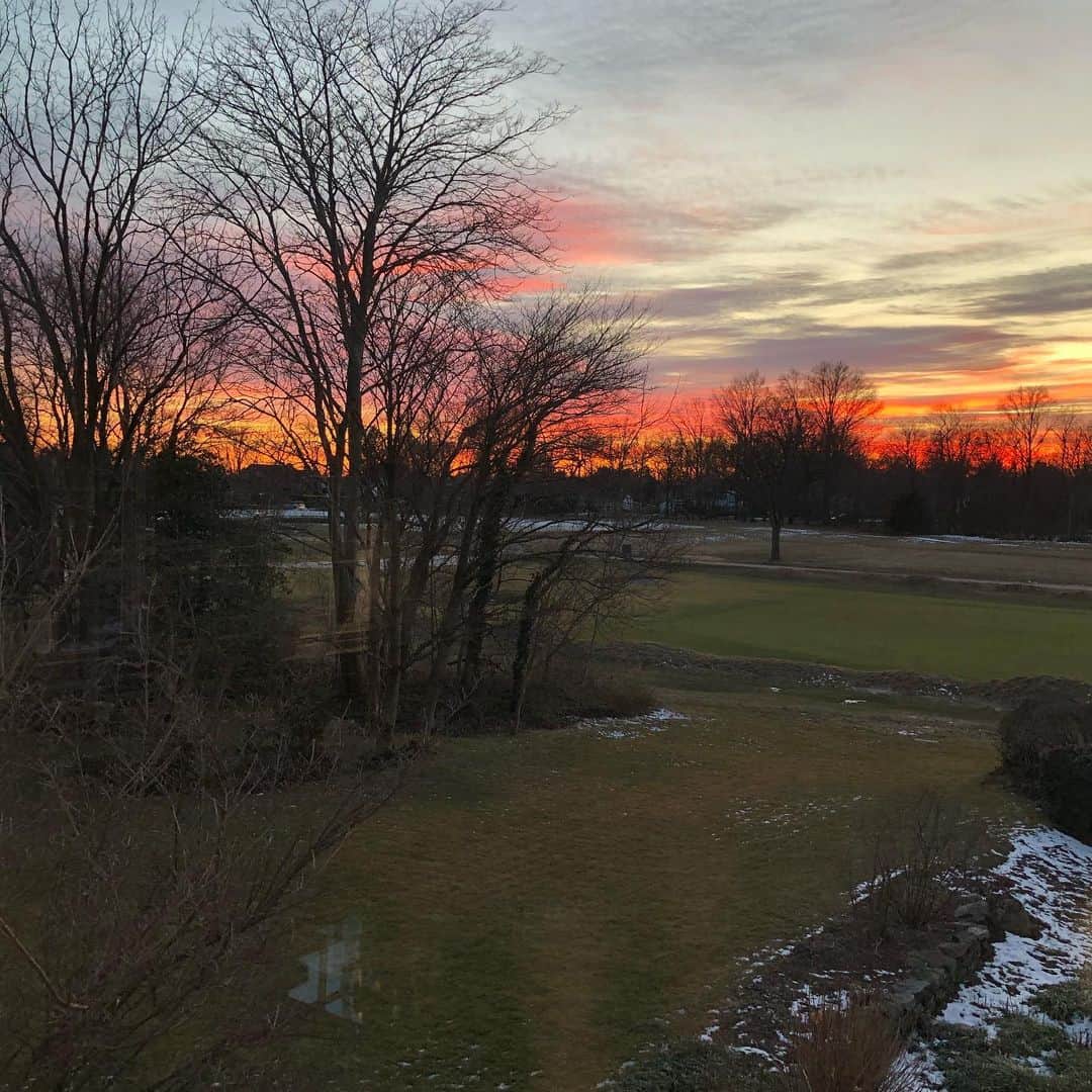スーザン・ルッチさんのインスタグラム写真 - (スーザン・ルッチInstagram)「Winter sunset—January sky on fire tonight!!! #breathtakingbeauty #mothernatureastonishes」1月22日 7時19分 - therealsusanlucci