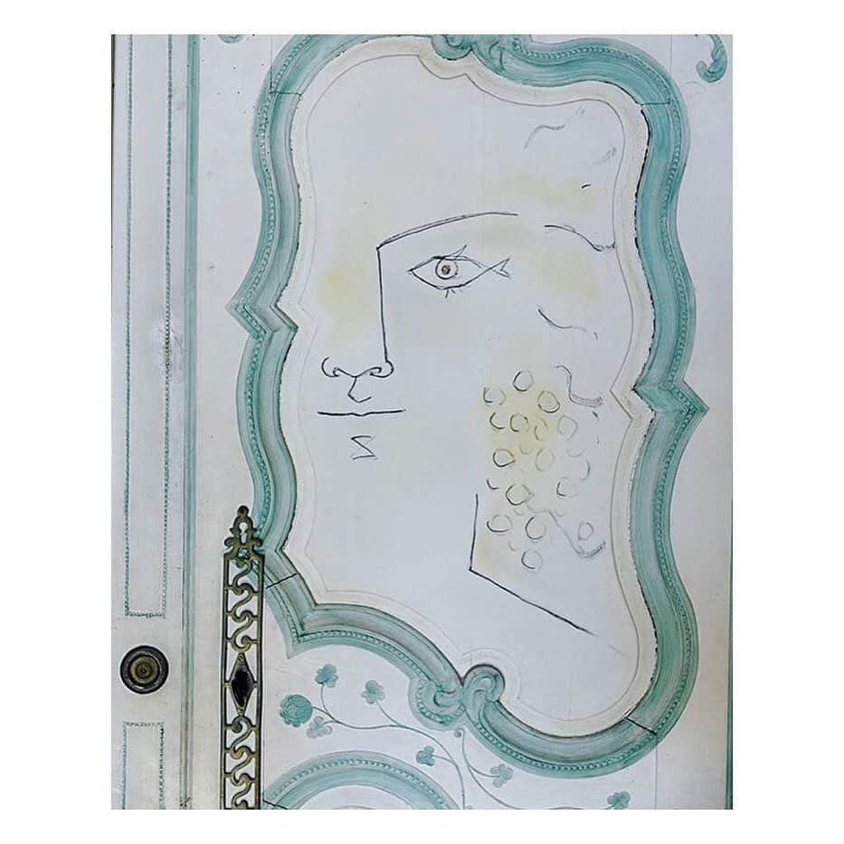 ティーバッグスさんのインスタグラム写真 - (ティーバッグスInstagram)「Design details ✨ The tattooed villa by #JeanCocteau — Villa Santo Sospir. #CapFerrat #MagicalSpaces #ArtWeLove #ColorInspo #MISAworld」1月22日 7時56分 - misa_losangeles