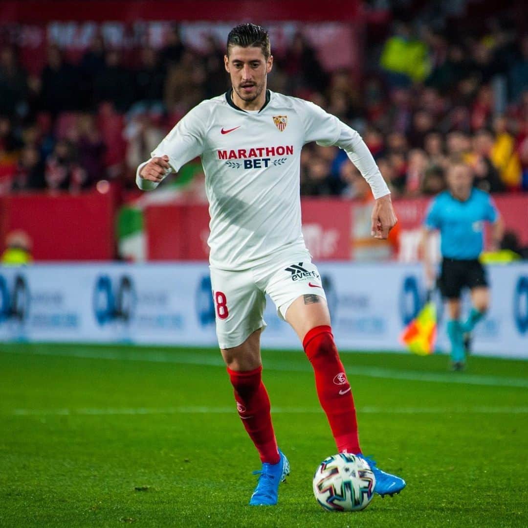 セルヒオ・エスクデロのインスタグラム：「Un pasito más, a por los octavos! 💪🏼🔴⚪ #VamosmiSevilla #CopadelRey  @sevillafc」