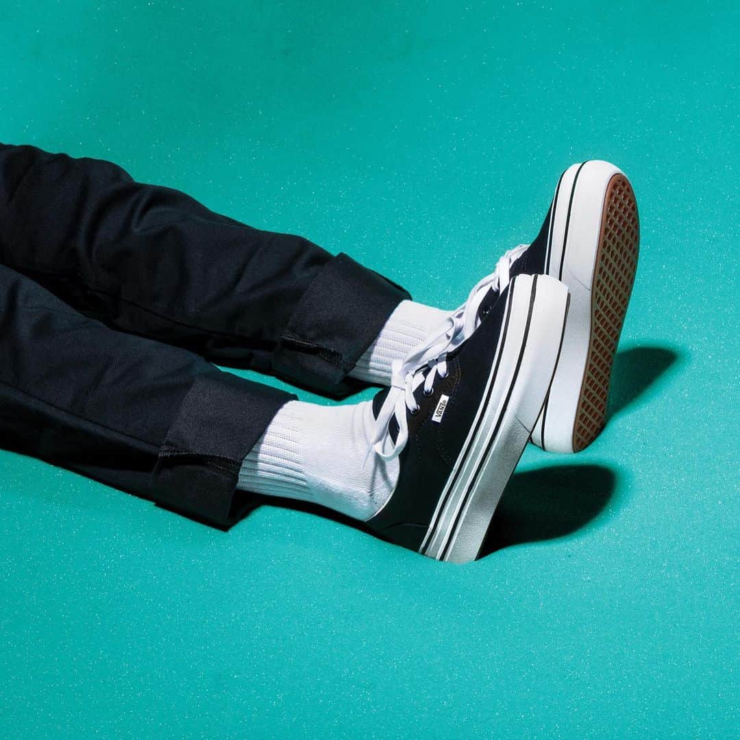 vansさんのインスタグラム写真 - (vansInstagram)「Level up with the new Super ComfyCush Era. Available now at vans.com/comfycush or a store near you」1月22日 8時11分 - vans