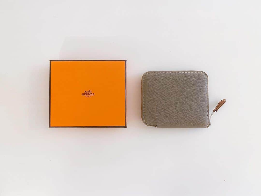 渡辺義明のインスタグラム：「🧡🧡🧡 👛おろします✨ 今年最初の凄く良い日☀️ ・ #天赦日  #一粒万倍日  #hermes  #etoupe」