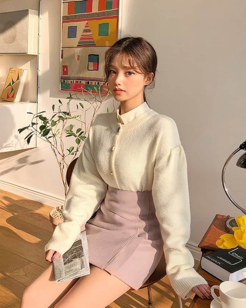 Chuuのインスタグラム：「따듯해보이는 크림컬러 가디건💓」
