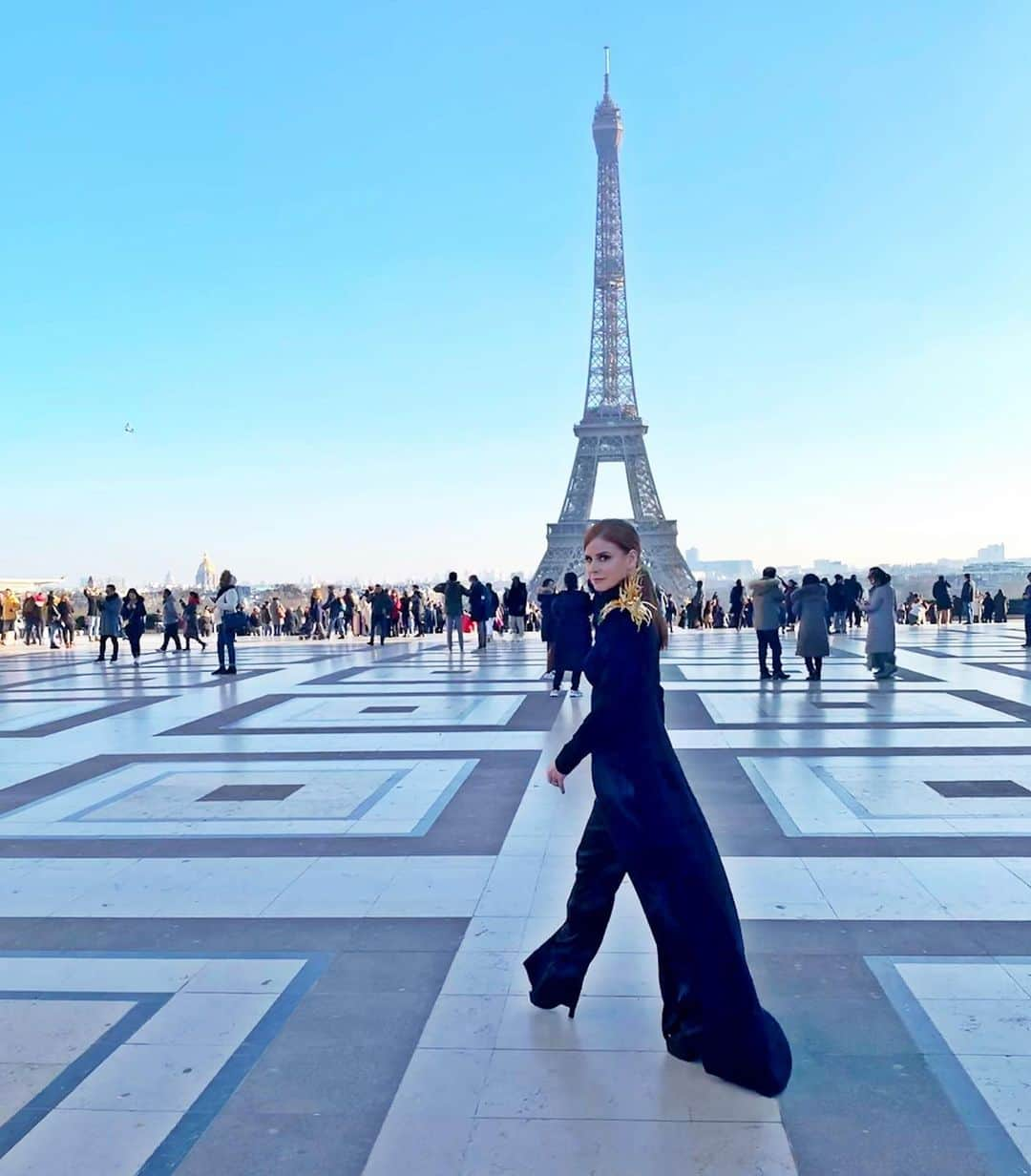 サラ・ラファティさんのインスタグラム写真 - (サラ・ラファティInstagram)「Thank you for having me at your breathtaking #hautecouture show @stephanerolland_paris. 😘les mots me manquent. 📸 @nicholasme」1月22日 8時49分 - iamsarahgrafferty