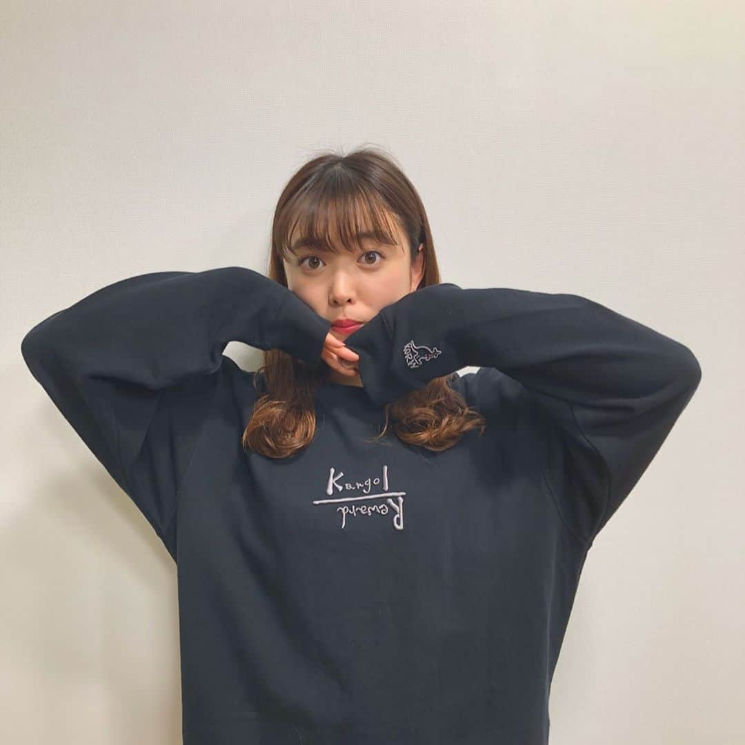 中島早貴さんのインスタグラム写真 - (中島早貴Instagram)「りなぷーコラボのトレーナー 黒着用。  これ、欲しい。。。🙄💕 めっちゃ着やすいですよ！！ @rinakatsuta  #ガールズトークワン」1月22日 9時22分 - saki__nakajima__uf