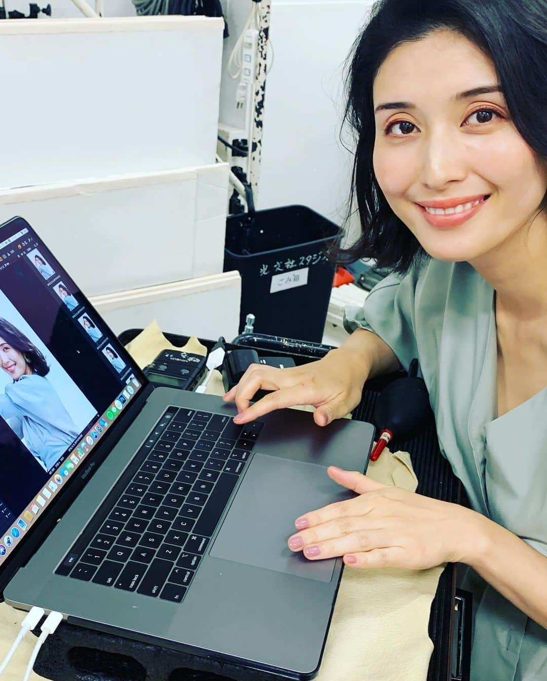 橋本マナミさんのインスタグラム写真 - (橋本マナミInstagram)「@be_story_official  3月号　発売中です😊😊お肌に優しいファンデーション、石鹸で洗い流せるファンデーションを紹介しています🥰 美肌を保つためにはお肌に優しく💓ね！ #美スト　#beauty #ファンデーション」1月22日 9時24分 - manami84808