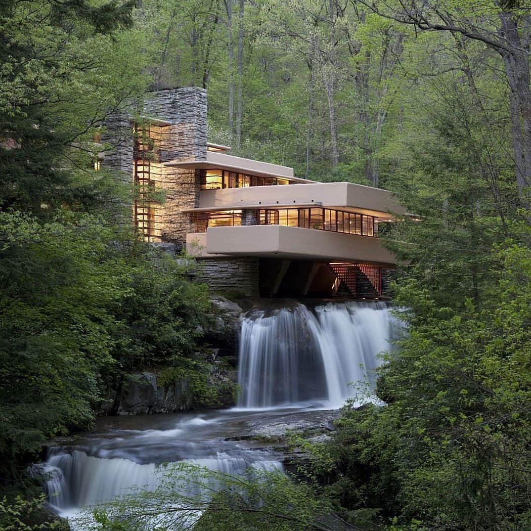 Architecture - Housesさんのインスタグラム写真 - (Architecture - HousesInstagram)「Fallingwater House is designed by Frank Lloyd Wright and is located in Mill Run, #Pennsylvania . #franklloydwright #fallingwater #house #home #contemporaryhomes #nature #modern #homes #architecture #design #falling #naturehome #usa #arquitetura #arquitectura #casas #facade」1月22日 9時56分 - _archidesignhome_