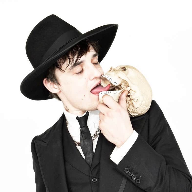 takuma watanabeのインスタグラム：「#PeterDoherty #🎸 #🎤 #🖤」