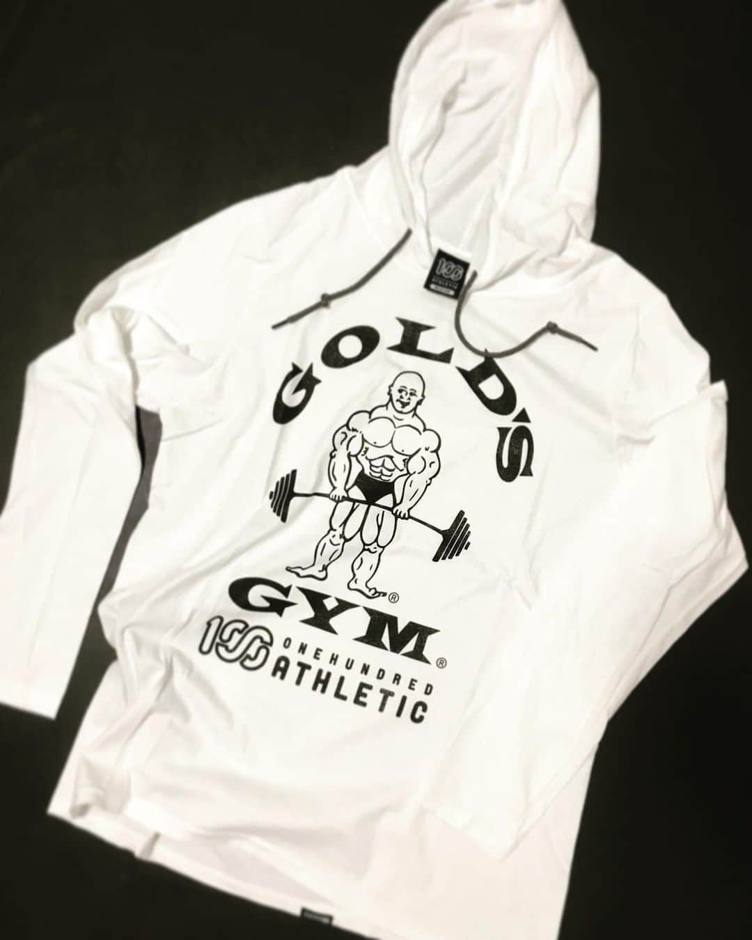 宇野薫のインスタグラム：「今日も薄手のパーカーでUNOTRAINIG  #onehundredathletic #100athletic  #100a #unocaolshowten #caoluno #unotraining #goldsgym #goldsgymjapan #ゴールドジム  #フィットネスショップ原宿 #宇野薫」
