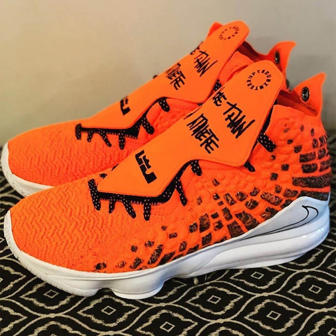 Nice Kicksさんのインスタグラム写真 - (Nice KicksInstagram)「@KingJames' influence goes well beyond the hardwood. Here's a first look at the @uninterrupted x Nike Lebron 17 "More Than An Athlete" in a new vibrant orange color way. Are you feeling these? 🍊」1月22日 11時01分 - nicekicks