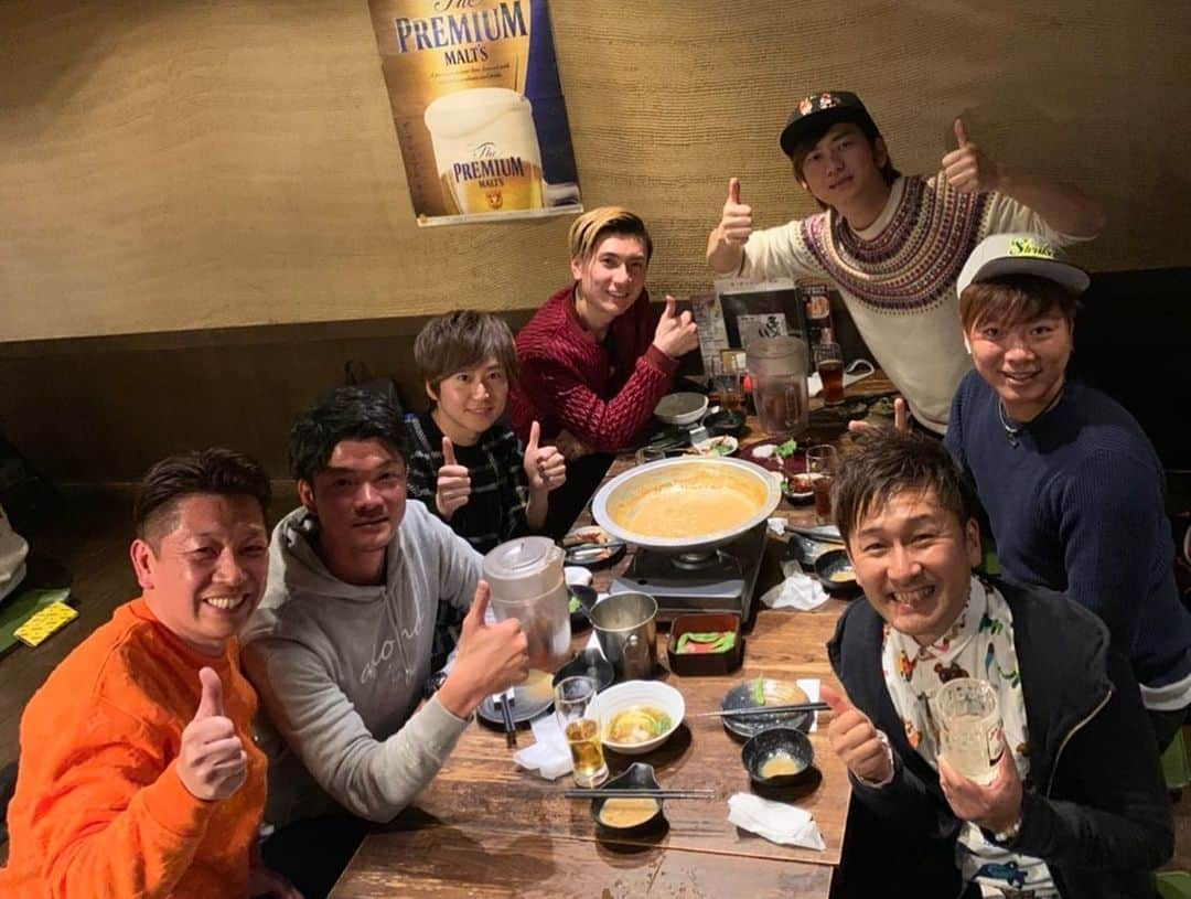 関義哉さんのインスタグラム写真 - (関義哉Instagram)「昨日は毎年恒例 梅田会 大新年会！！ そうそうたるメンバーの方々が 参加されている新年会に 参加させて頂き 幸せです！ 2020年も頑張ります！！ 梅田さんいつもありがとうございます！ ・ #梅田会 #新年会 #最高でした #終電だったので集合写真にはのれていませんが笑 #芸能界 #スポーツ界 etc」1月22日 11時56分 - yoshiya_seki