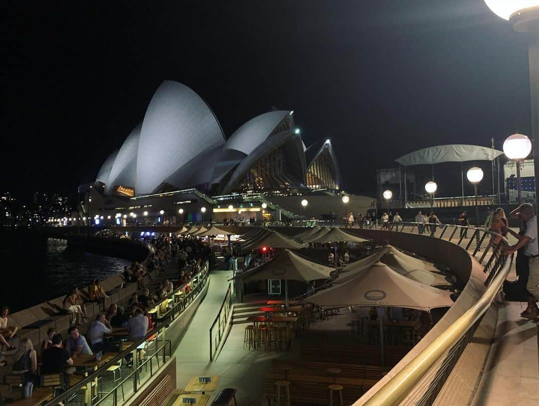 プリンス・マックさんのインスタグラム写真 - (プリンス・マックInstagram)「The one man, tourist group. Where are the aussies at?  #sydney #operahouse #sydneyoperahouse #harbourbridge #darlingharbour #princemak #australia」1月22日 23時02分 - henry_princemak