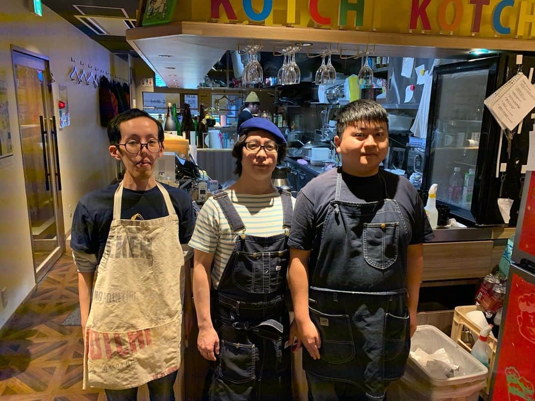 池田真一のインスタグラム：「世界最小の店員がホール回してます！ 皆さんお待ちしております！」